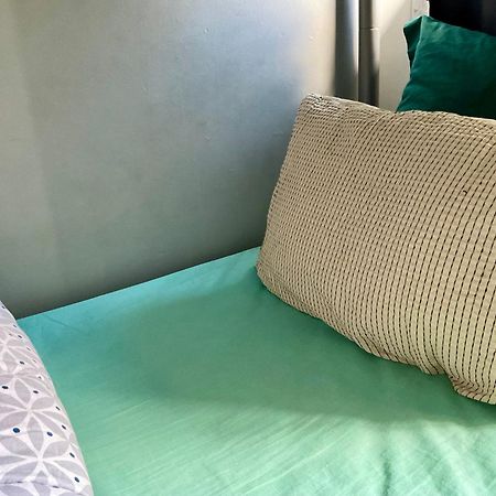 Female-Dortoir Femme -Dorm Shared Room Paris Bobigny Zewnętrze zdjęcie