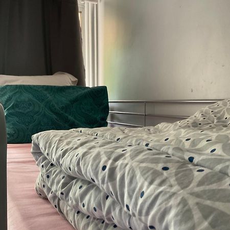 Female-Dortoir Femme -Dorm Shared Room Paris Bobigny Zewnętrze zdjęcie